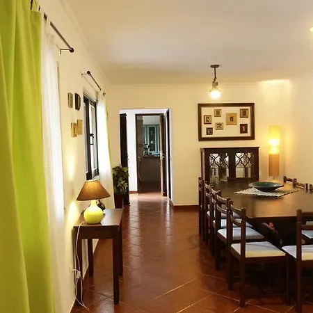 別荘 A Country House In The City *