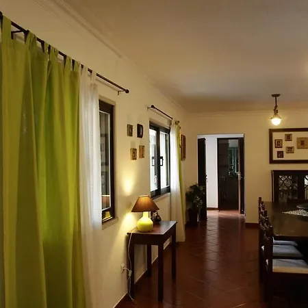 別荘 A Country House In The City *
